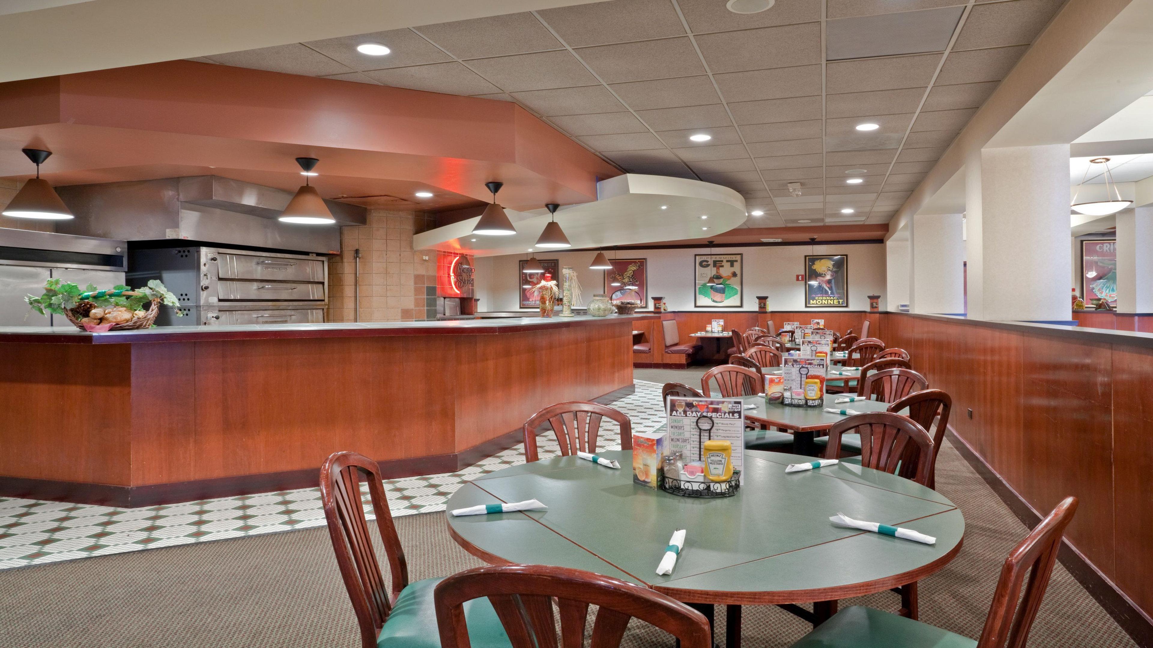 Holiday Inn Hotel & Suites Overland Park-West By Ihg Exterior photo
